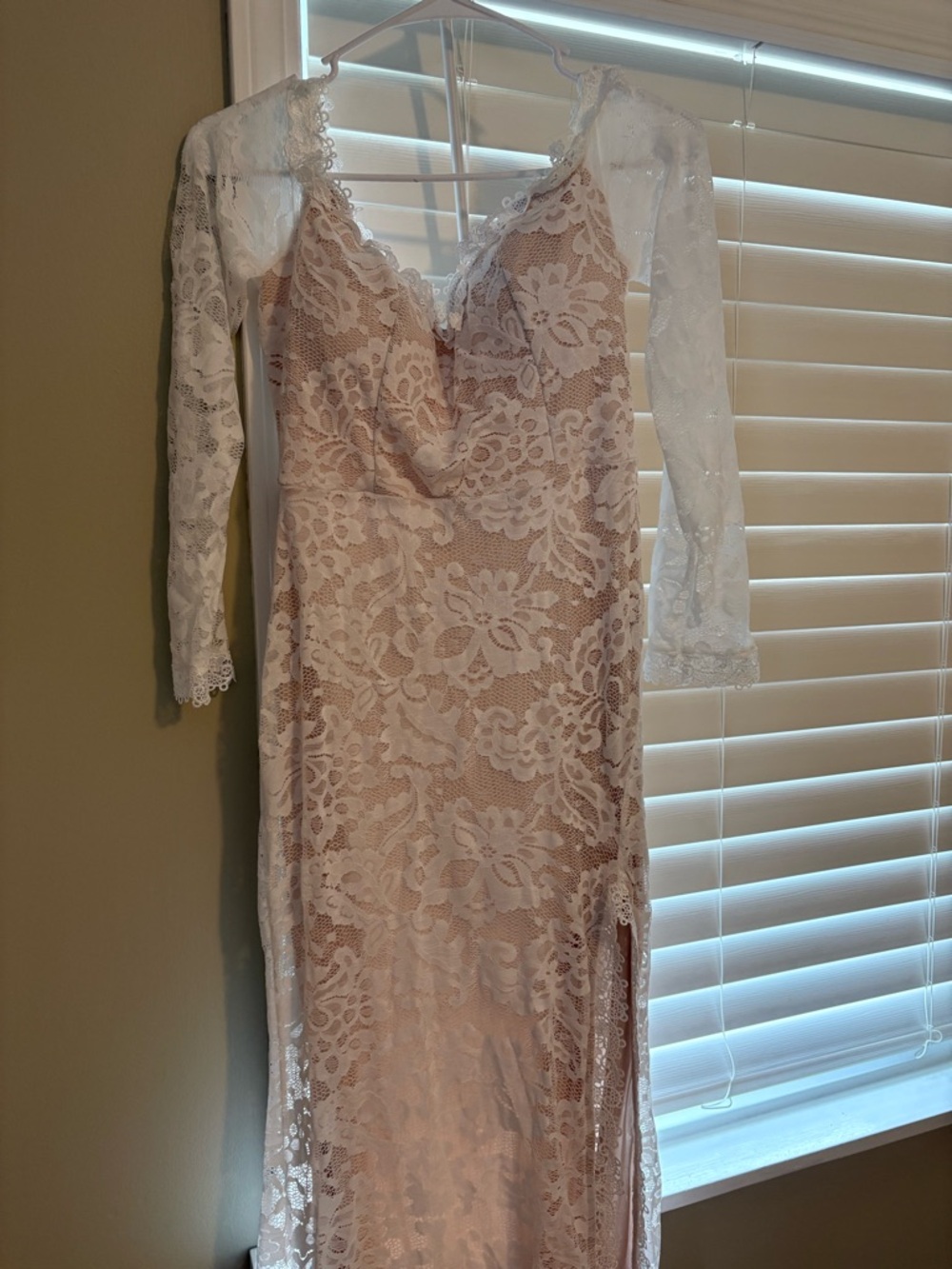 SHEIN-Elegant Off-Shoulder White Lace Evening Gown with Side Slit - Picture 10 of 11
